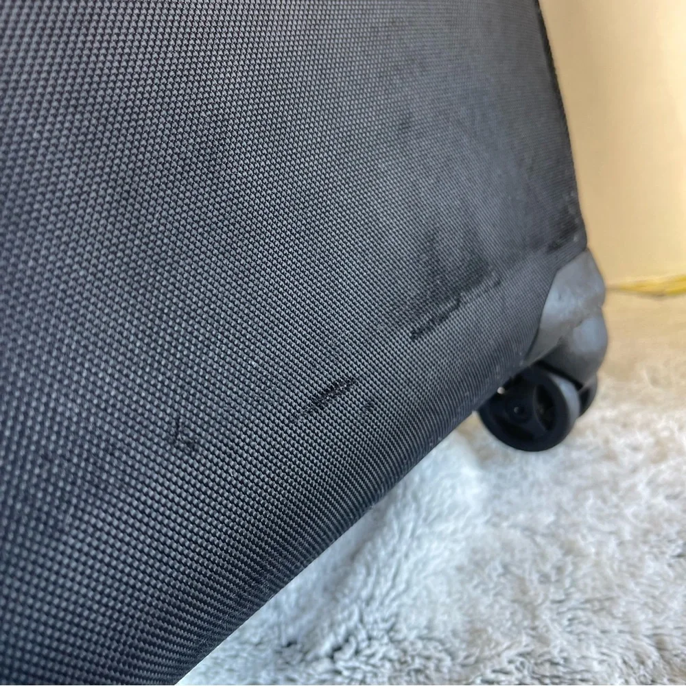 Samsonite used great